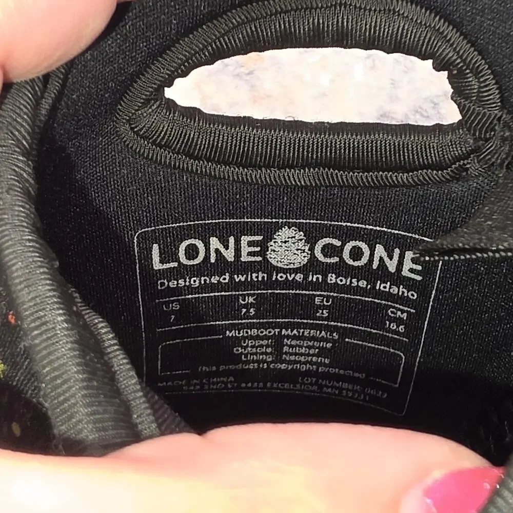 Lone Cone Boots Kids Size 7 Black MudBoot Space Planets Waterproof Winter Snow
